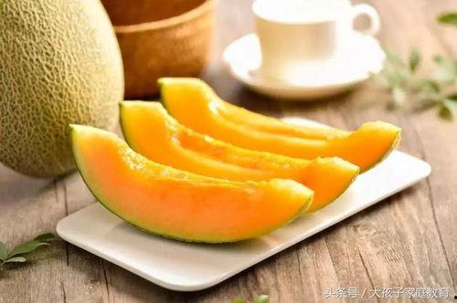 小孩腹泻吃哈密瓜,哈密瓜助力宝宝腹泻康复之旅