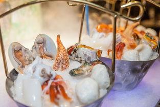 厦门东海吃瓜,夏日吃瓜盛宴，尽享海滨悠闲时光