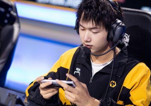 狼队fly吃瓜,揭秘电竞圈幕后风云