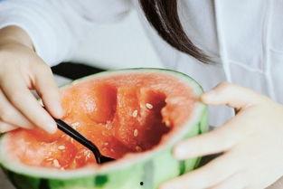 摄影拍照吃瓜,捕捉生活中的趣味瞬间