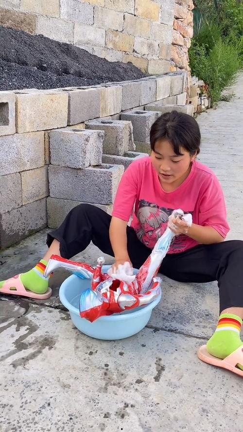 吃瓜野生奥特曼